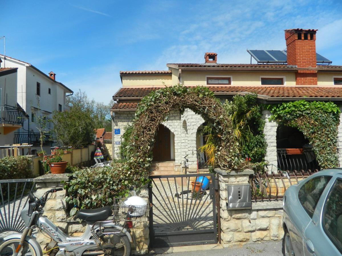 Apartments Vila Vanda Poreč Exterior foto